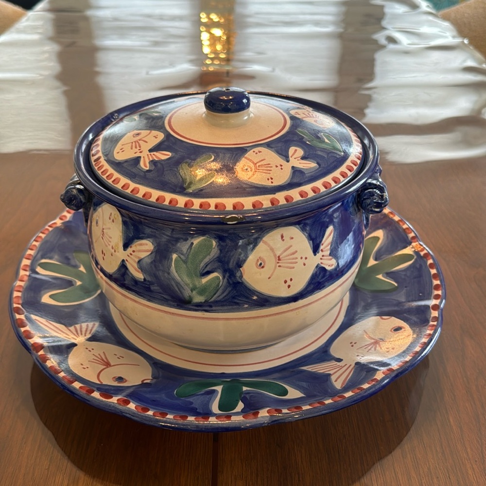 Vintage Ceramic Artistica Solimene Vietri Style Campagna tureen.